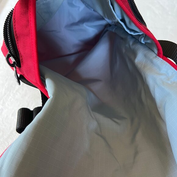 NWT vintage Crumpler Quarfie messenger bag in red - Picture 2 of 7